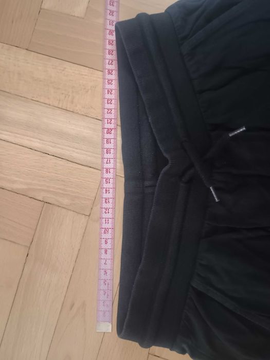 Krótkie spodenki f&f czarne 152 158
