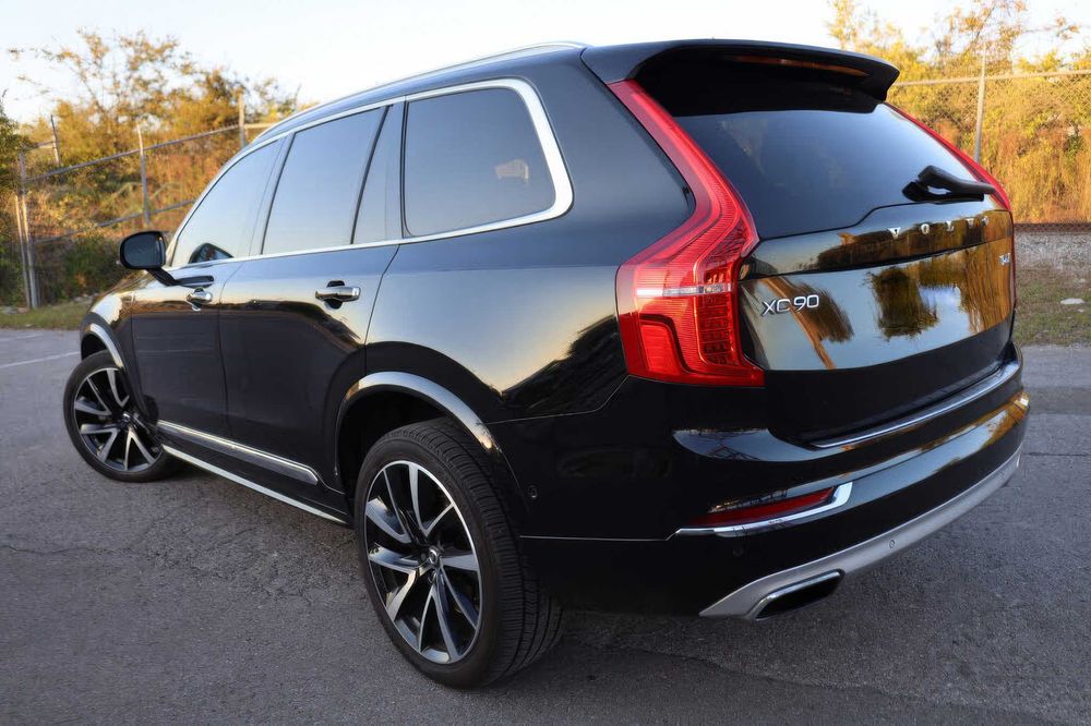 Volvo XC90      2019