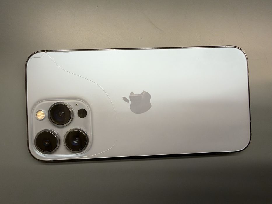 Apple iPhone 13 Pro 256GB Silver Neverlock (нюанси по корпусу та АКБ)