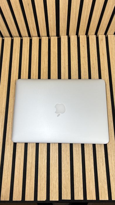 Продам MacBook Air 13” (2017)