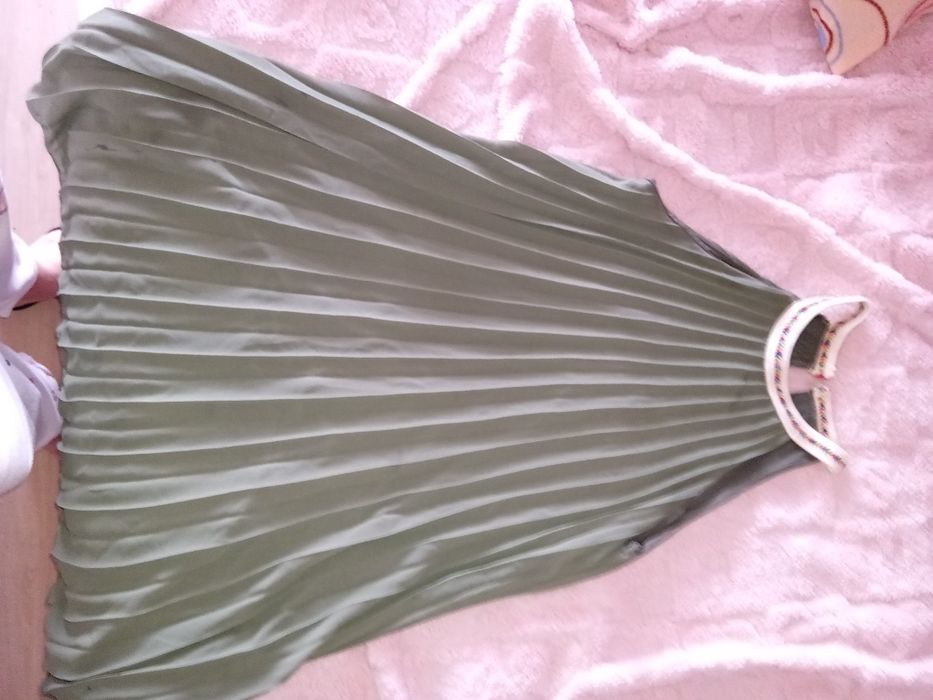 Varias peças de roupa