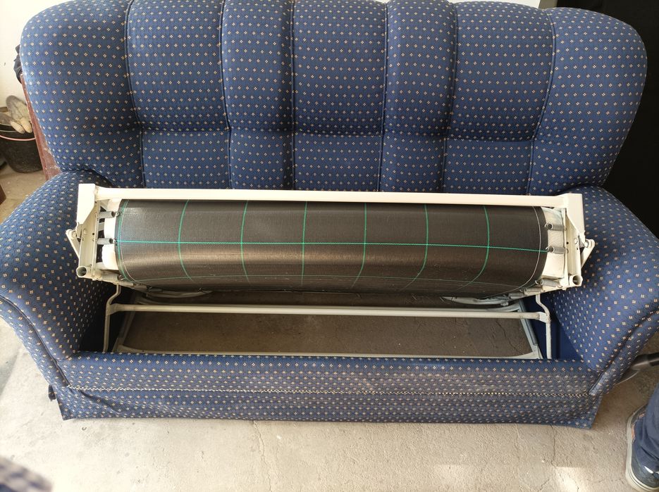Sofá Cama Azul de Tecido Reforçado