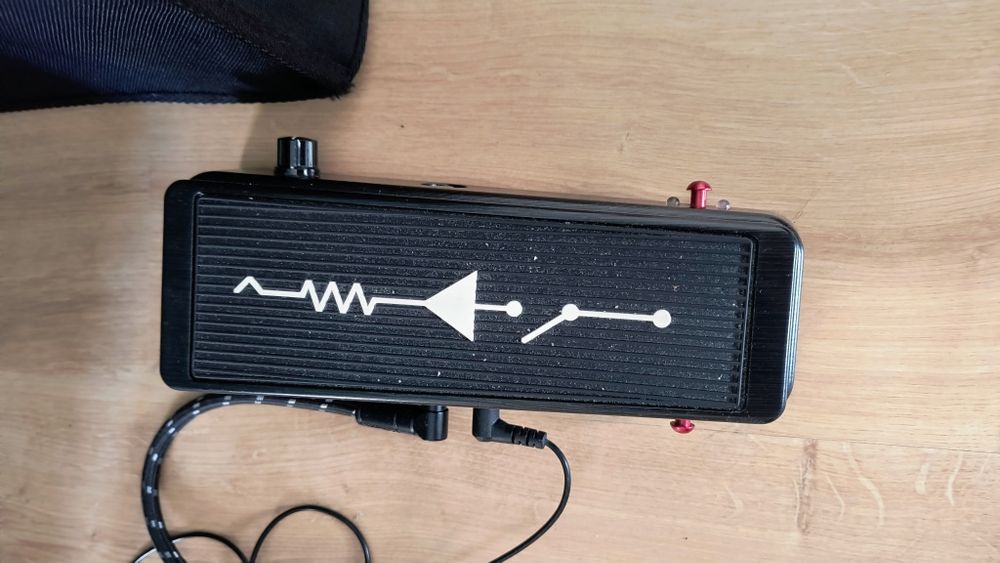 CAE MC404 wah kaczka