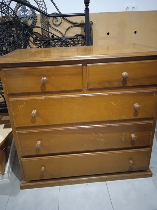 Cómoda madeira gavetas