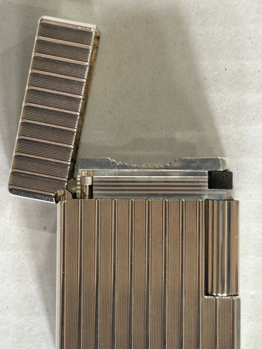 Isqueiro S.T.Dupont em Prata