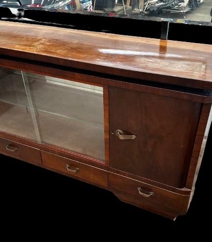 Aparador antigo em madeira