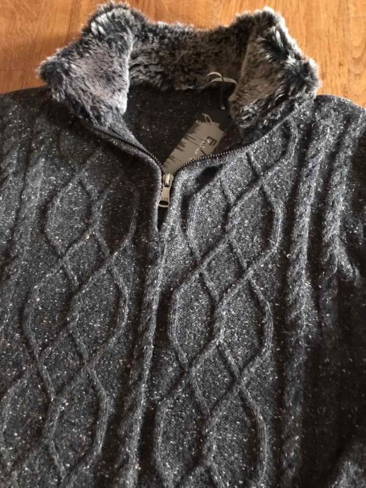 Сірий шерстяний чоловічий светр, пуловер