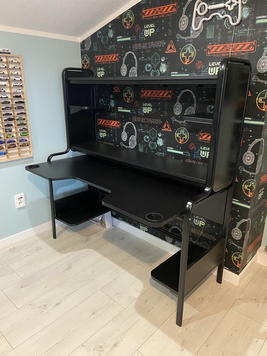 Biurko gamingowe jak nowe ikea fredde czarne
