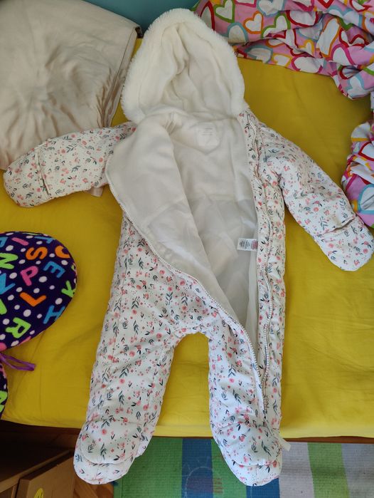 Macacão com pêlo no interior 12-18meses