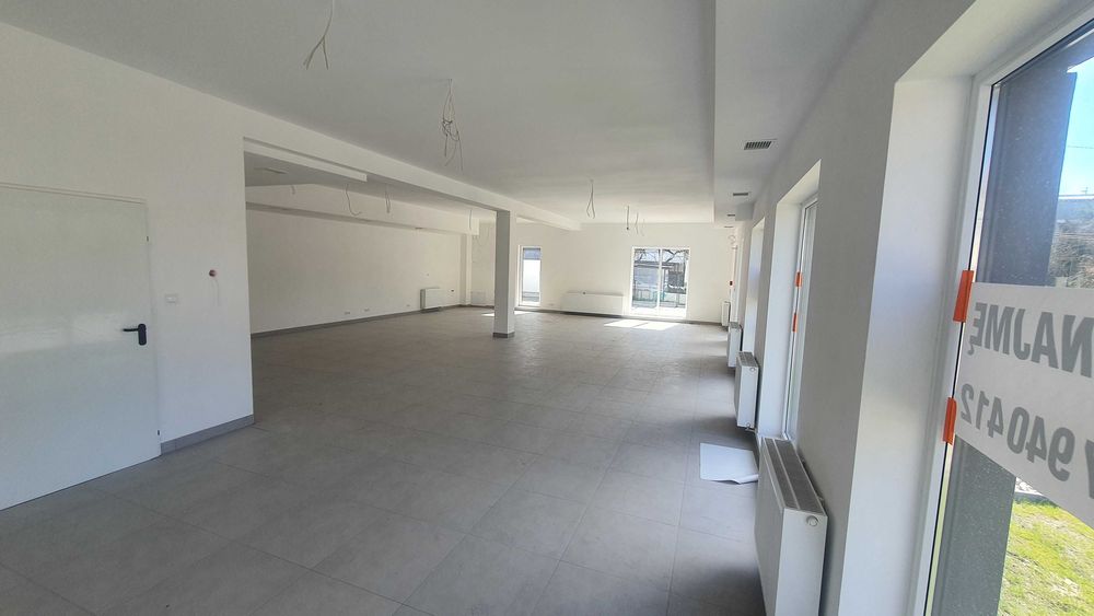 Wynajmę lokal Handlowo - Usługowy 165 m2 os. Barwinek Kielce