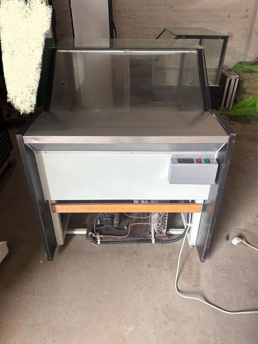 Холодильна вітрина куб холодильне обладнання