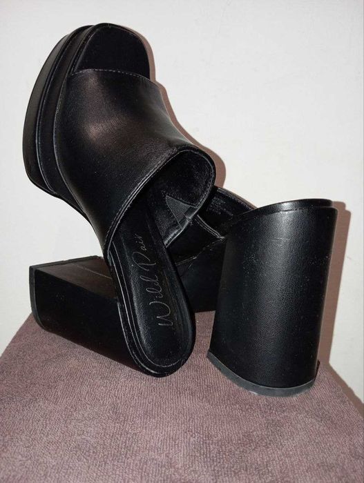 Босоножки в стиле bratz на платформе