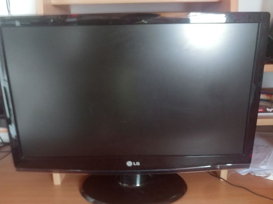 Монітор LG 27" FullHD W2753VC (сенсорні кнопки)