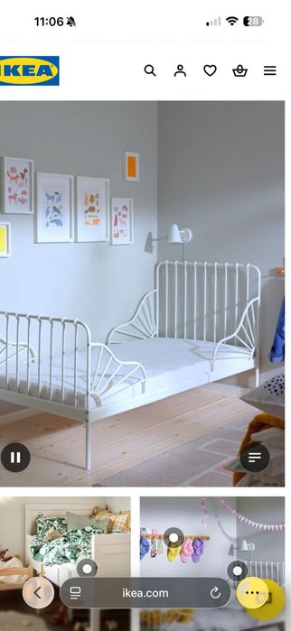 Cama extensível com colchões  + mesa de tv ou para brincar