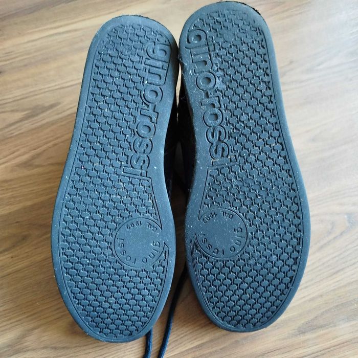 Buty skórzane granatowe Gino Rossi. Rozm. 40