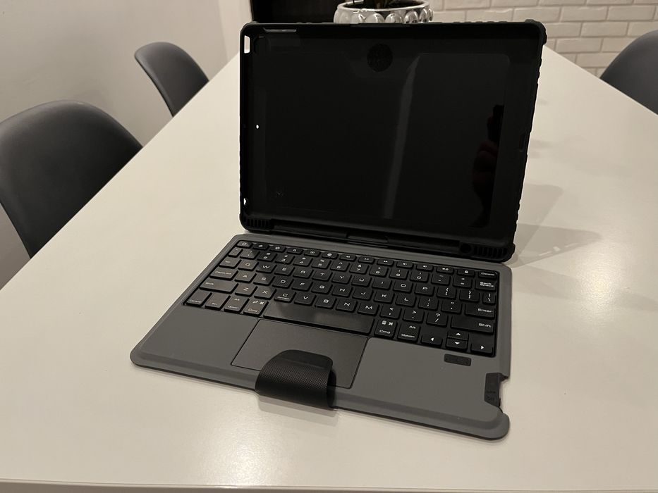NILLKIN Etui Obudowa Klawiatura TouchPad do iPad 9/8/7 10.2