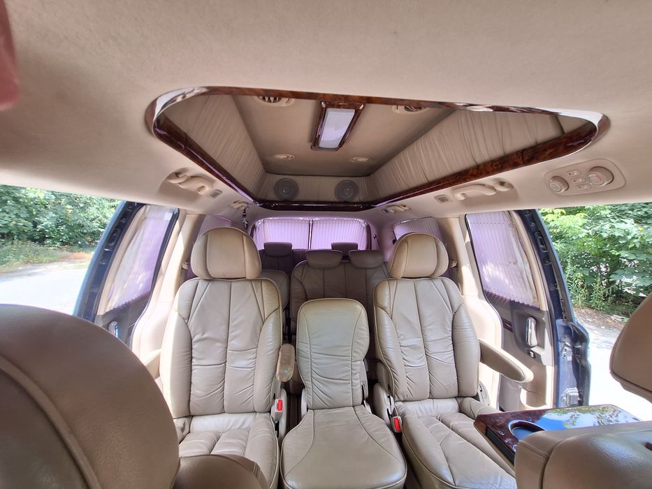 KIA Carnival Grand Limousine