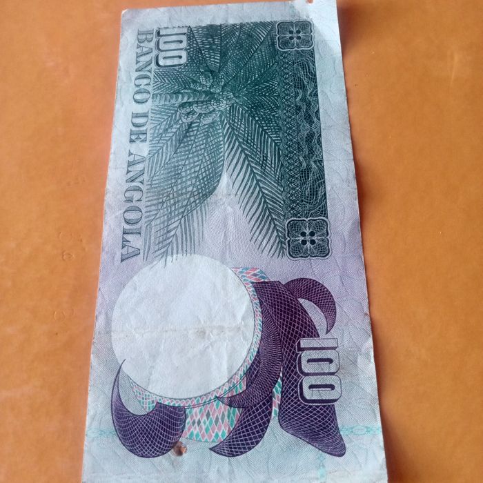 Nota de 100 escudos Angola