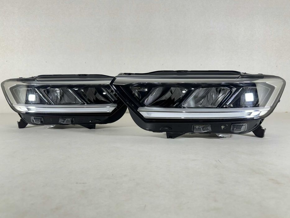 фара права ліва Volkswagen T-Roc  Full led xenon шрот запчастини