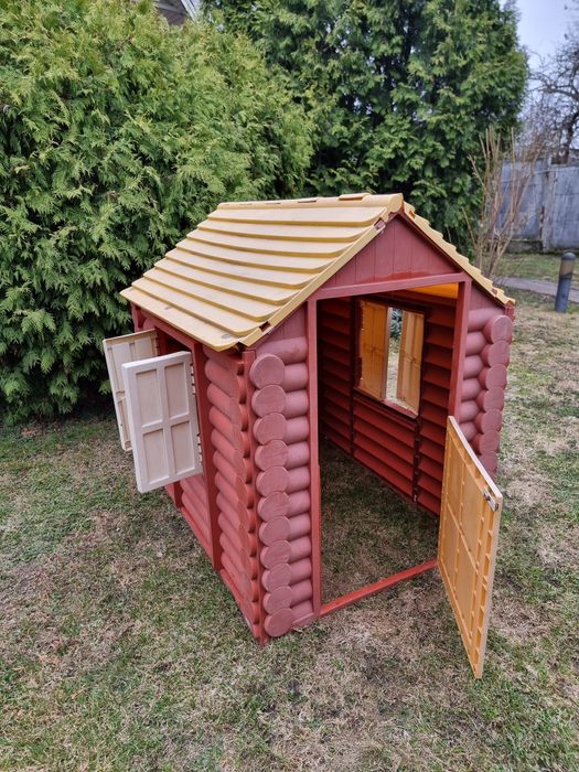 Дитячий будинок вживаний