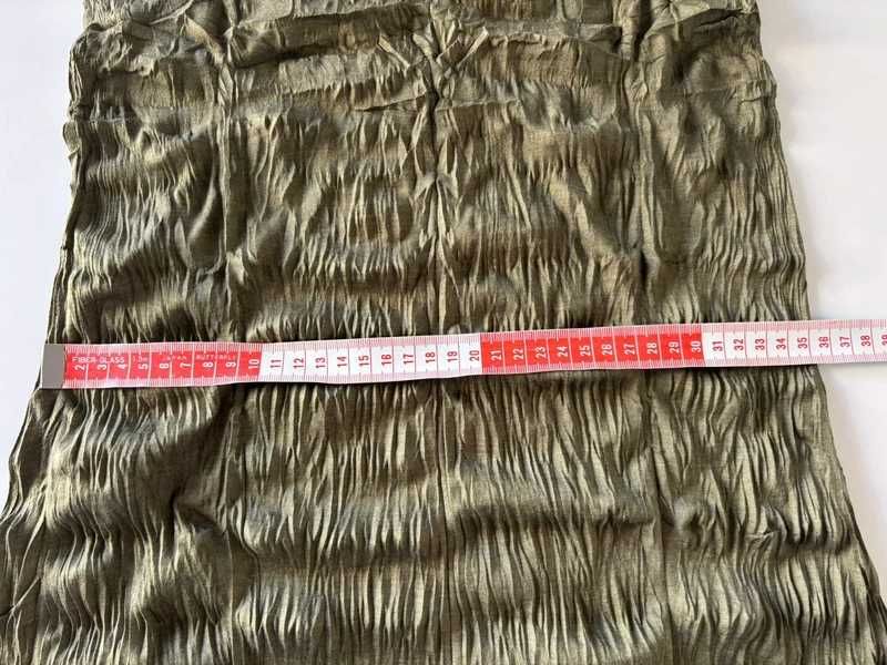 Vestido justo caqui efeito enrugado