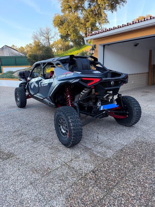 Can-Am Maverick R Max