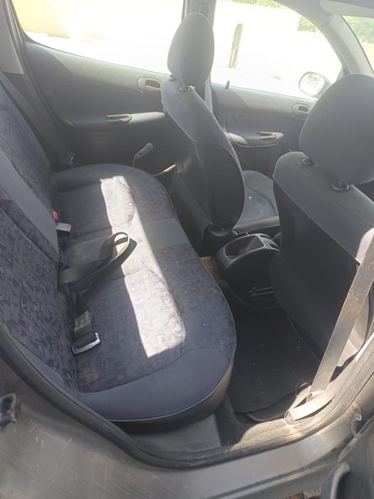 Peugeot 206 em bom estado
