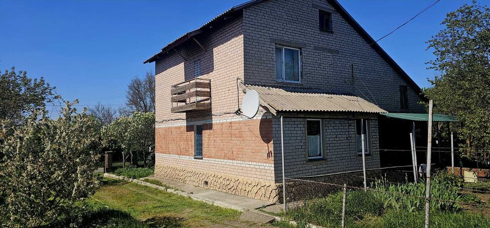 Продам двухэтажный дом