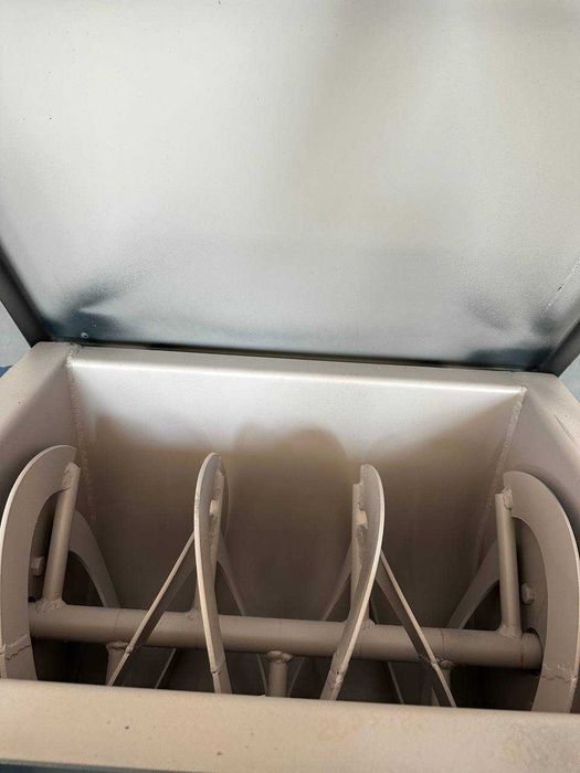 Шнековий смеситель горизонтальный, змішувач кормів, кормосмеситель