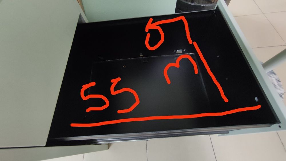 Arquivador de metal com chave