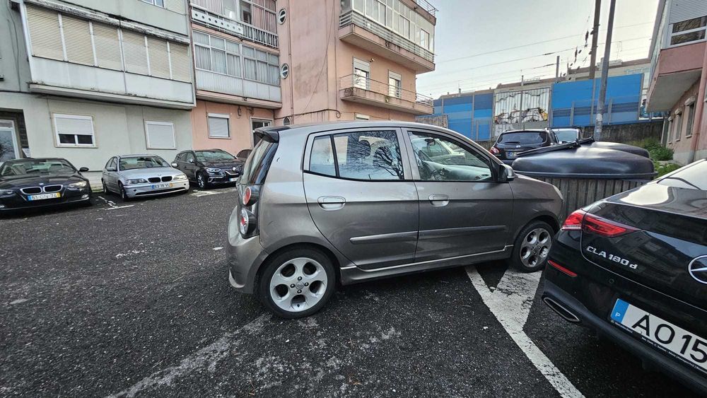KIA PICANTO – Compacto económico e prático, perfeito para a cidade
