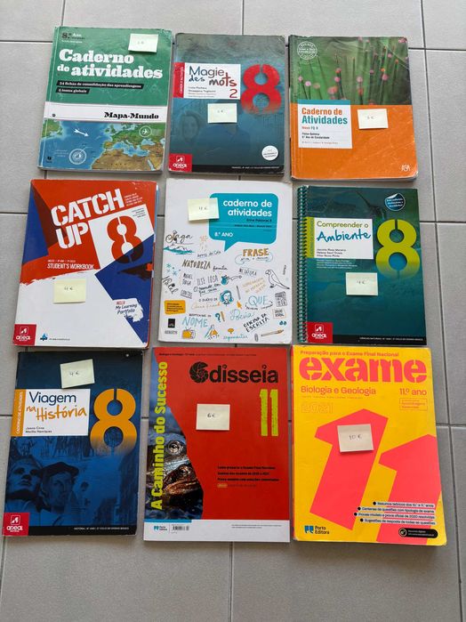 Livros de atividades escolares
