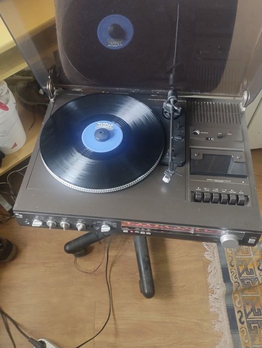 Schneider -TS 1503 rádio gira discos e cassetes