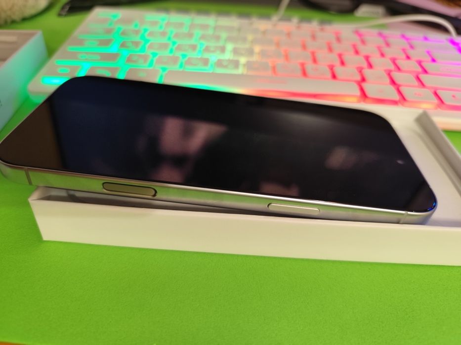 iPhone 16 Pro Max — новий / ОС:Android / 1000GB