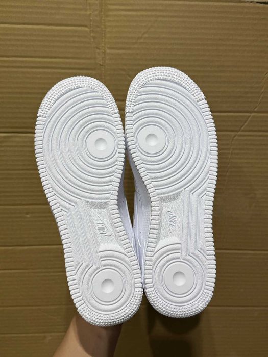 Nike Air Force 1 Supreme R. 42