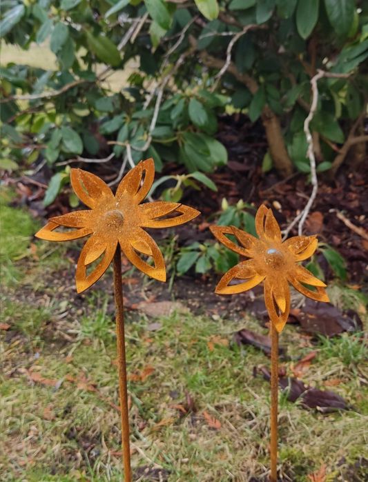 Kwiat ozdoba ogrodowa corten rdzewiona przestrzenna 3D 011