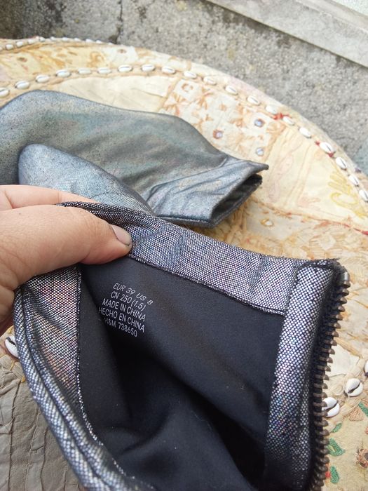 Sapatos altos holograficos vintage