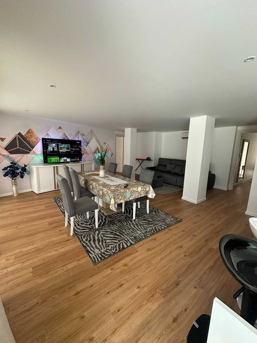 Arrenda-se Exclusivo T2 de Luxo c/ Terraço Privativo, Piscina e Spa – Pombal