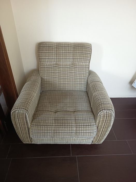 Vendo esse sofá com duas Poltronas