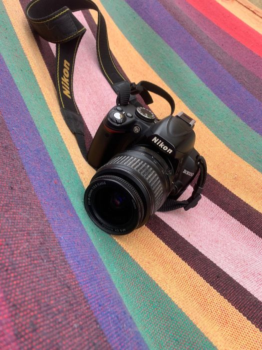 Maquina Nikon d3000