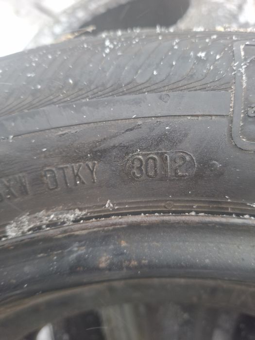 Продам зимові шины  205/60 r16