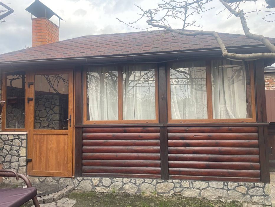 Подобова оренда стильного будинку