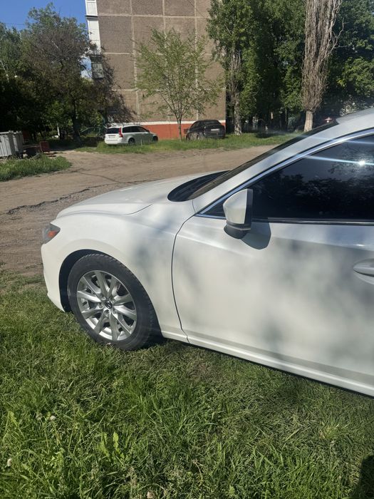 Автомобиль Mazda 6