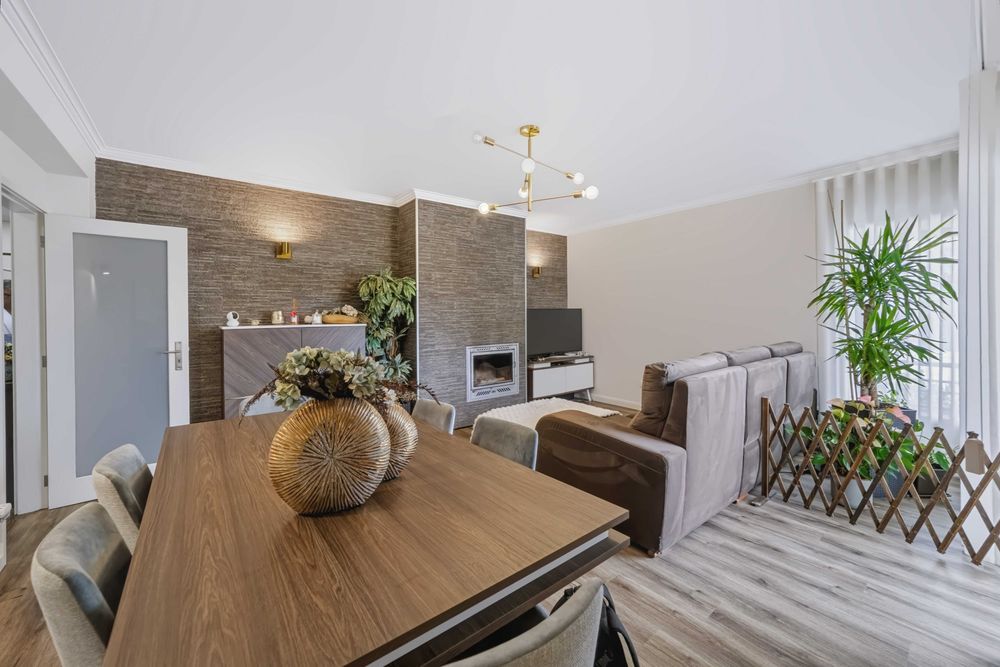 Apartamento T3 renovado em Fiães, com Garagem e Elevador