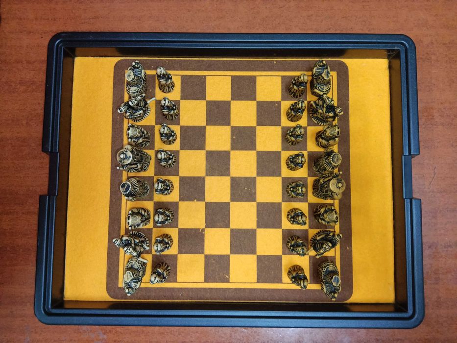 Jogo de Xadrez  Playbox (Anos 80) – Figurinas Chinesas