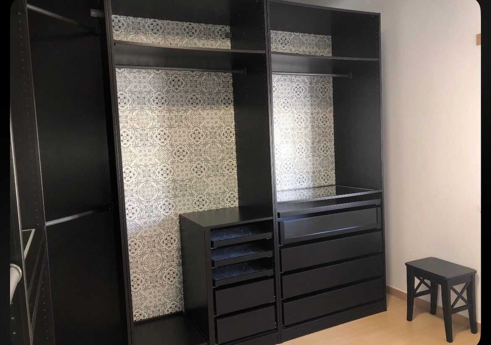 Armário / Roupeiro / Closet IKEA PAX com gavetas e sapateiras desmontado