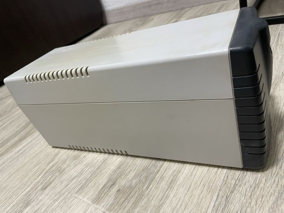 Джерело безперебійного живлення MGE NOVA 600 AVR / безперебійник / дбж