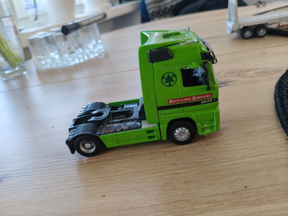 model Mercedes Actros skala 1:55 Majsto
