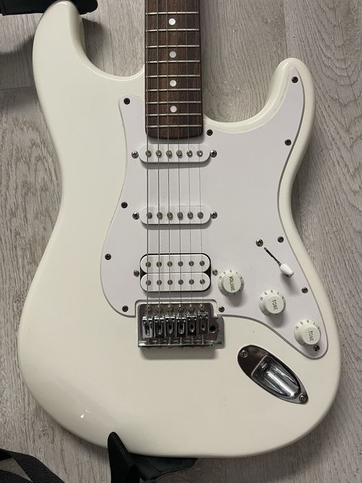 Guitarra fender squier branca