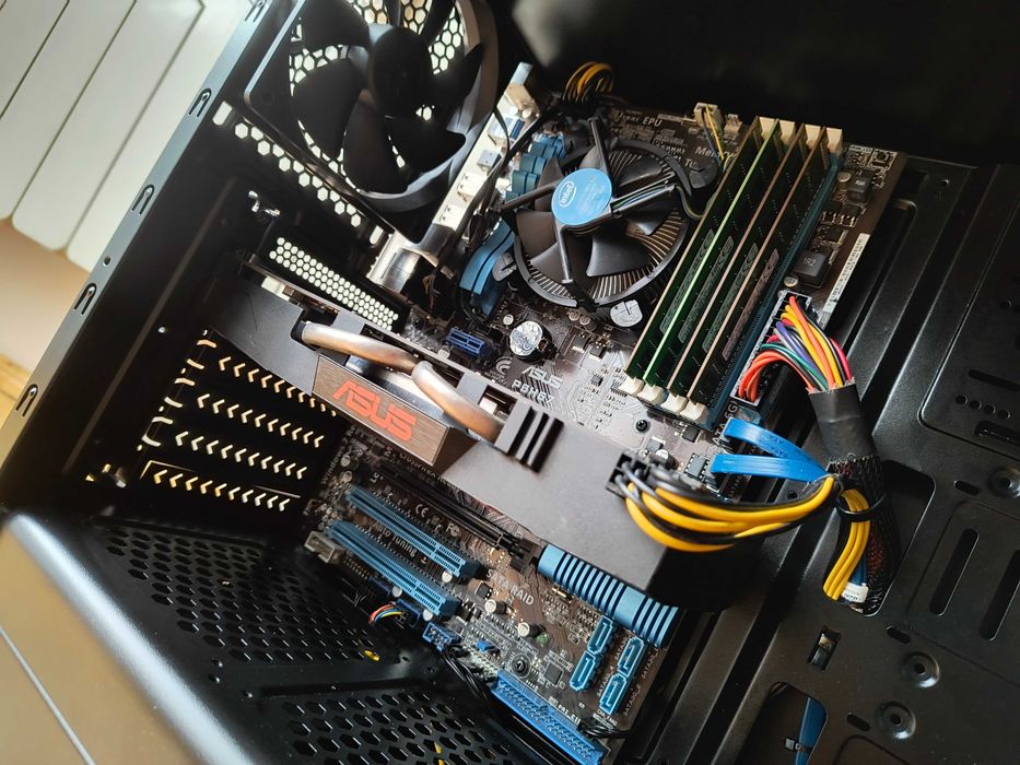 PC do GIER i7 16GB RX470 SSD 128GB HDD 500GB